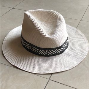 Zara White Brim Floppy Hat